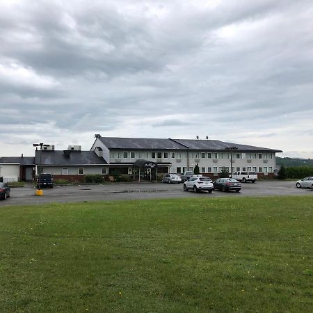 Florenceville Inn, Restaurant & Pool Eksteriør bilde