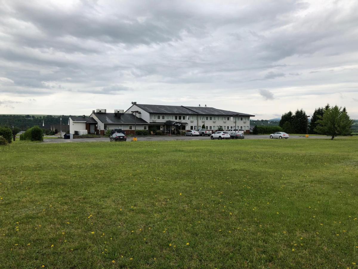 Florenceville Inn, Restaurant & Pool Eksteriør bilde