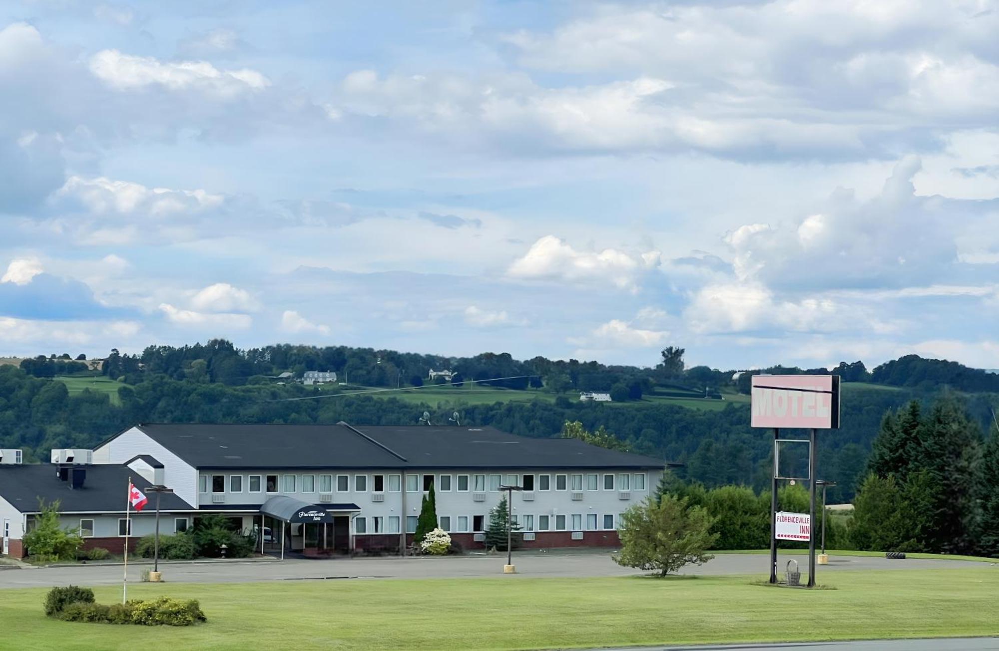 Florenceville Inn, Restaurant & Pool Eksteriør bilde